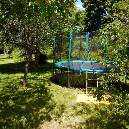 Appt Independant 4 5 Ou 6 Personnes Piscine Direct Gare Ou Aeroport Jardin Piscine Apartmán *