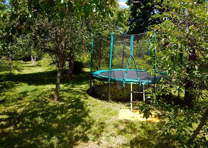 Appt Independant 4 5 Ou 6 Personnes Piscine Direct Gare Ou Aeroport Jardin Piscine Apartment *