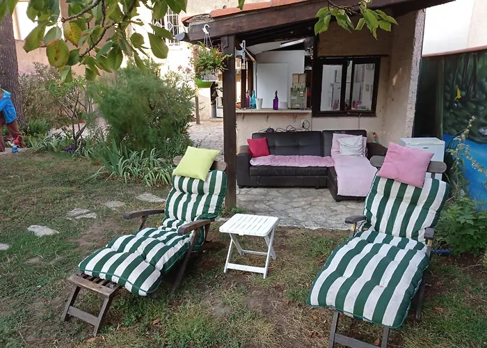 Appt Independant 4 5 Ou 6 Personnes Piscine Direct Gare Ou Aeroport Jardin Piscine Appartement Toulouse